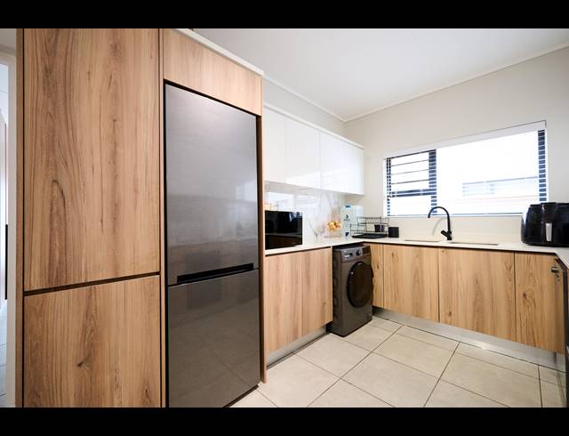 3 BEDROOM APARTMENT TO LET IN WATERFALL